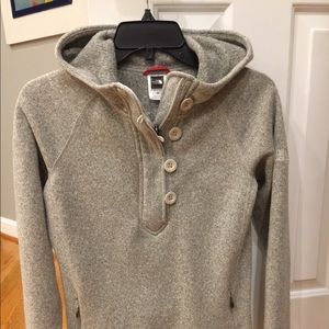 Women’s Small North Face Sweater Knit Pullover
